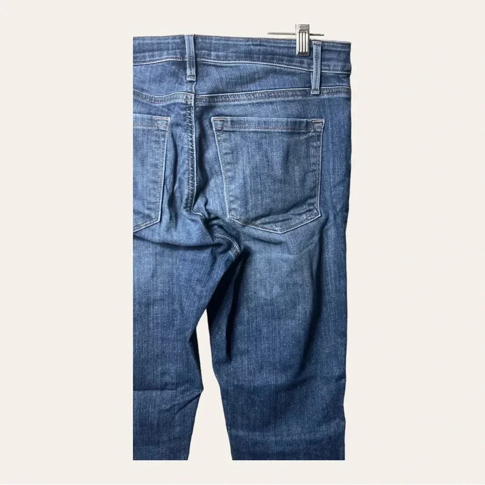 0830. ANN TAYLOR LOFT CURVY SKINNY DENIM JEANS SIZE 26‎ MEDIUM WASH DENIM COLOR